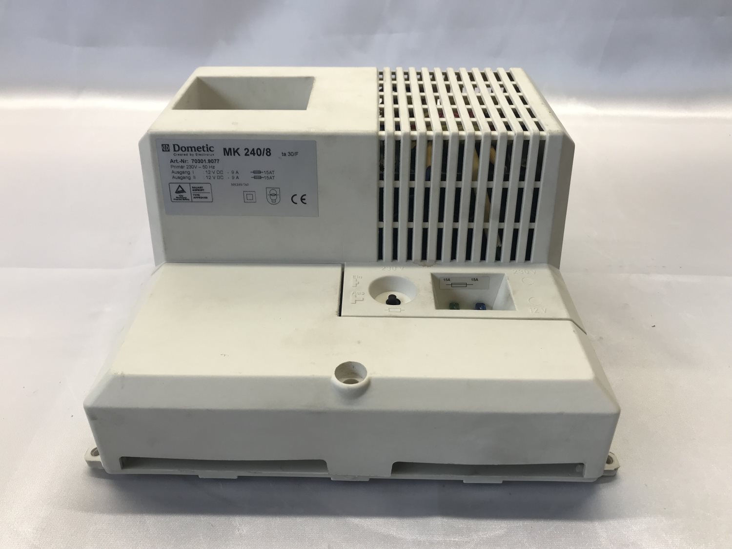 Dometic MK240-8 Transformer/Charger Unit
