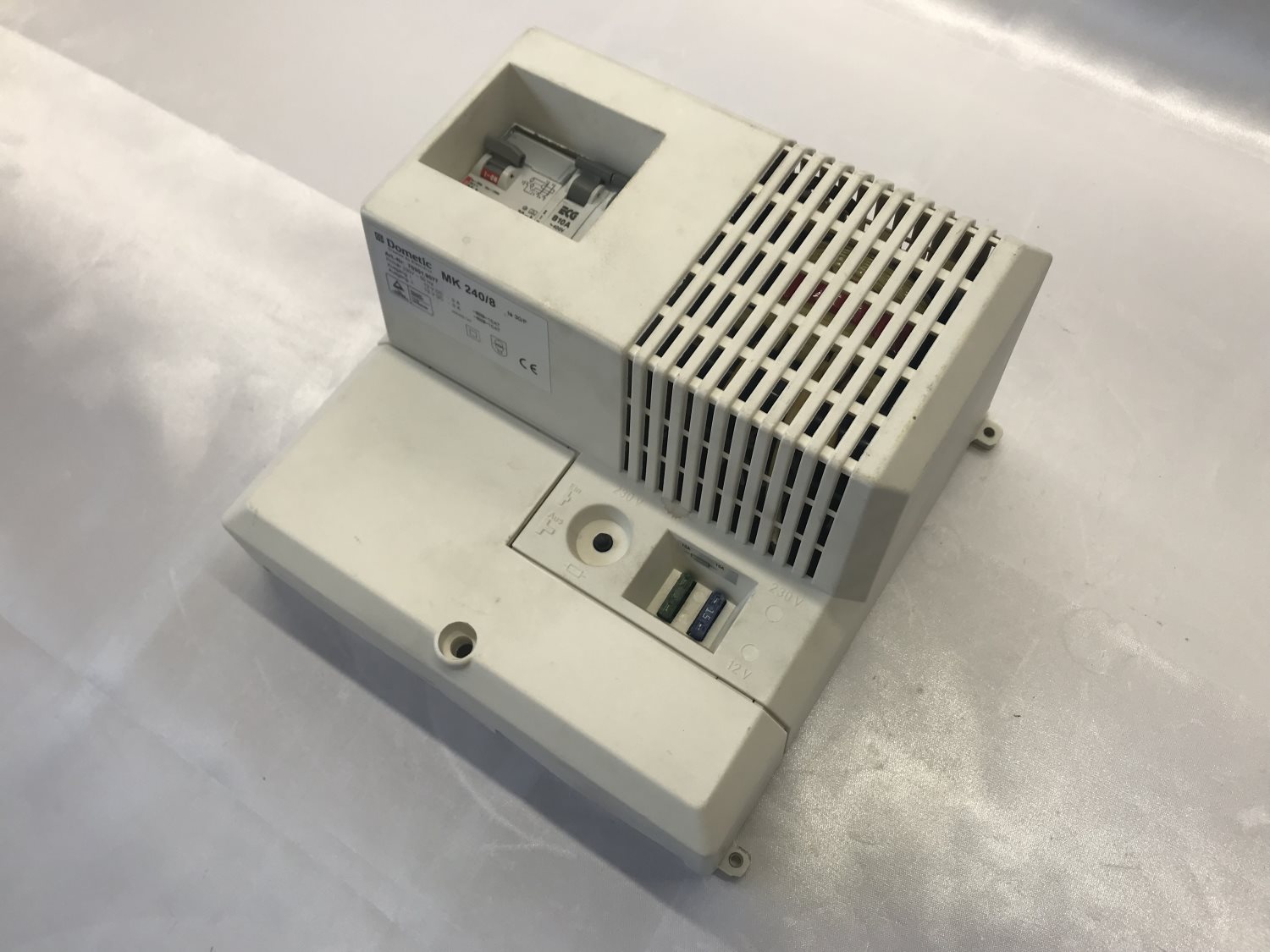 Dometic MK240-8 Transformer/Charger Unit