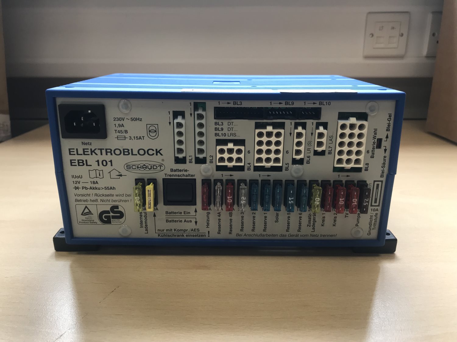 Schaudt/Lippert EBL 101 Fuseboard with Integrated Charger