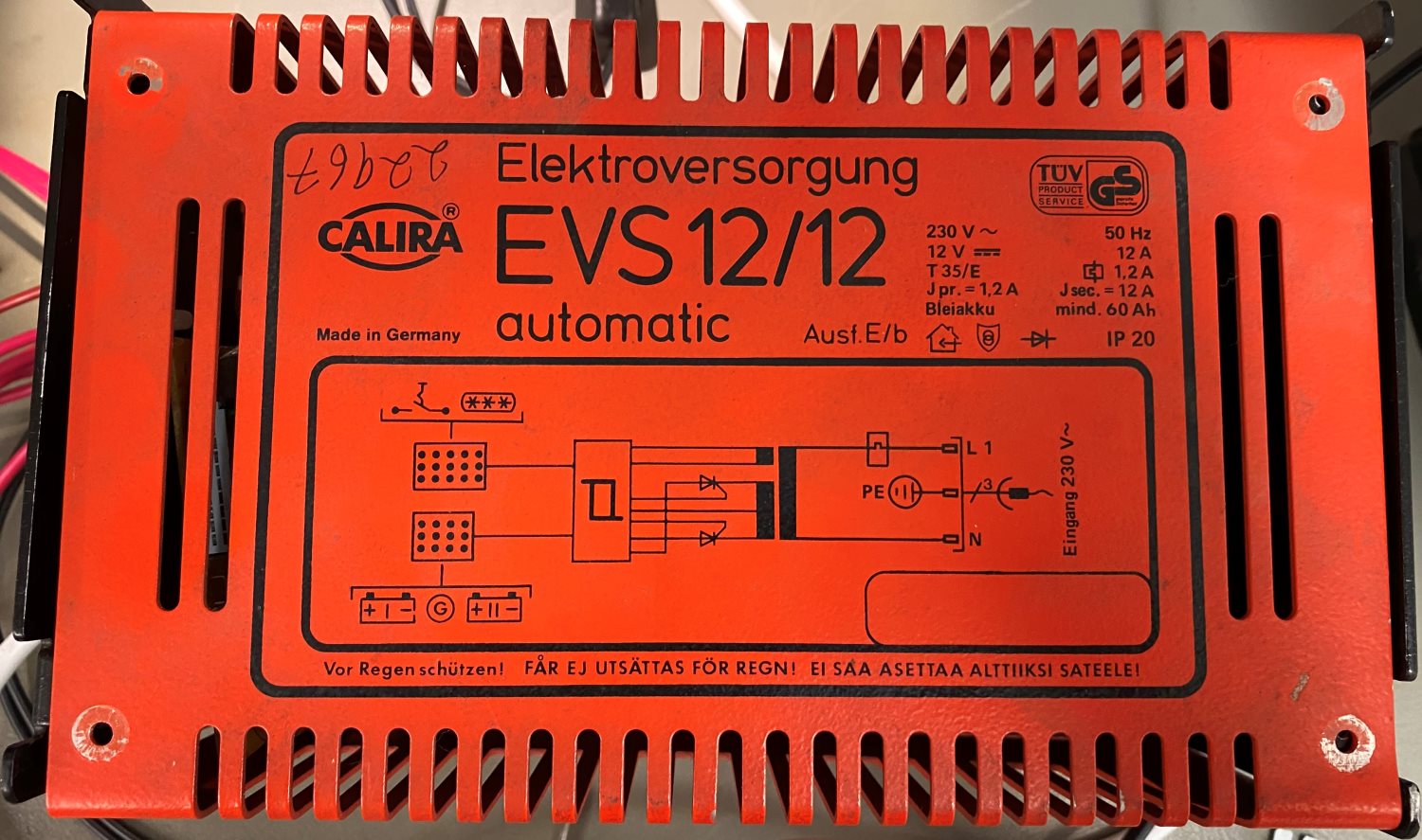 Calira EVS 12/12 Fuseboard with Integrated Charger