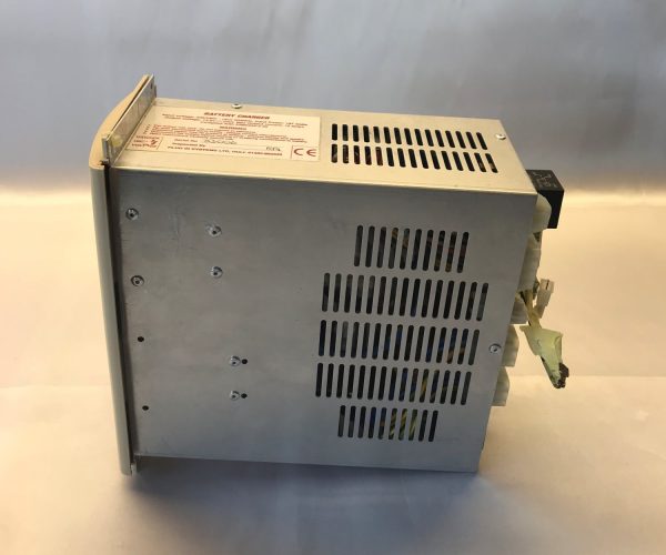 Nordelettronica/Plug In Systems ESM2000/CTTH/12A Fuseboard with Integrated Charger - Image 4