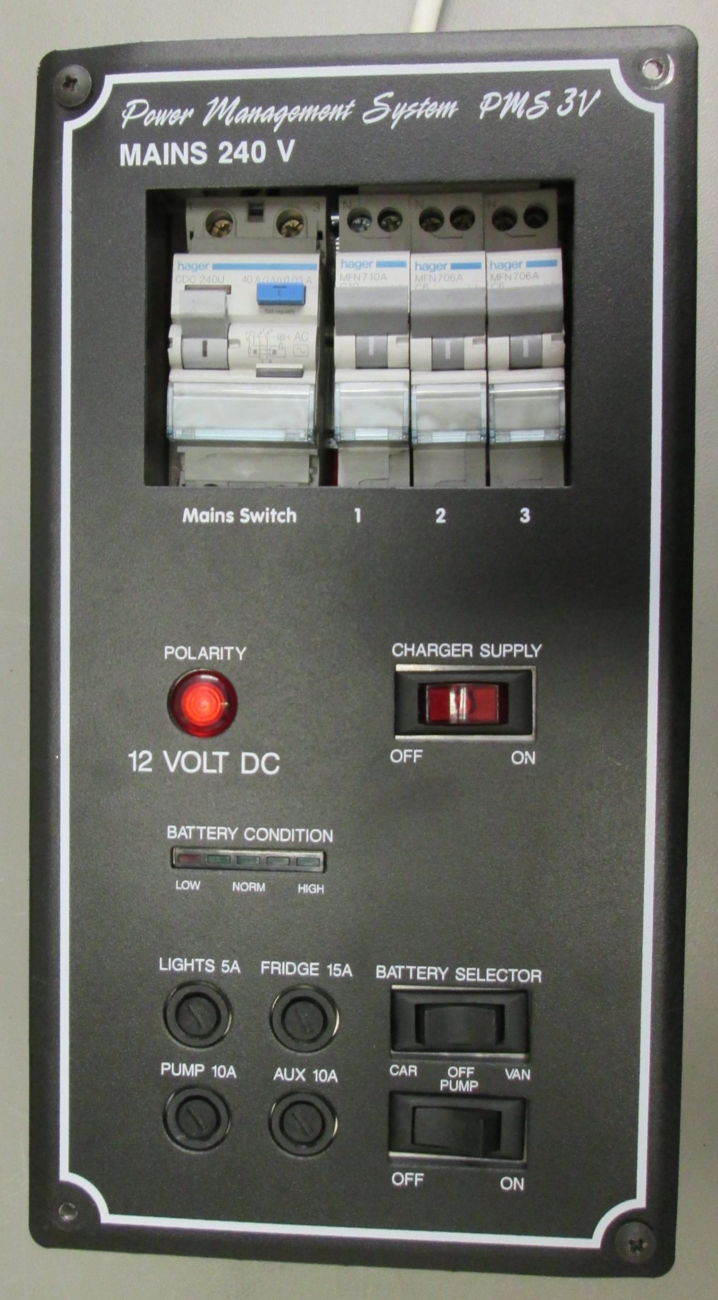 Plug In Systems PMS3 Fuseboard with Integrated Charger