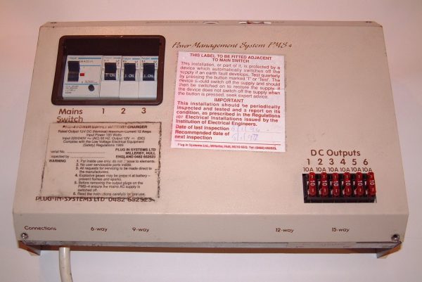 Plug In Systems PMS4 Fuseboard with Integrated Charger - Image 3