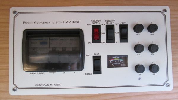 Plug In Systems PMS5 Fuseboard with Integrated Charger - Image 5