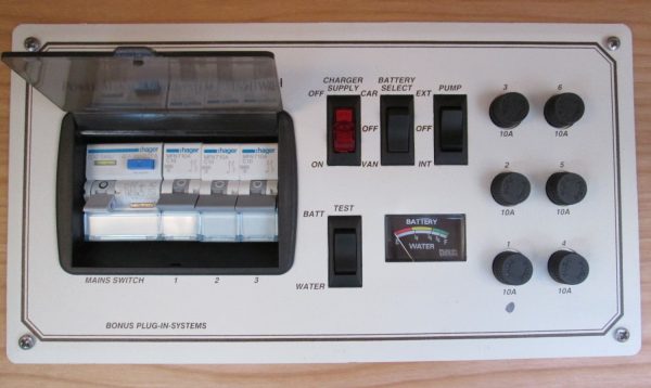 Plug In Systems PMS5 Fuseboard with Integrated Charger - Image 6
