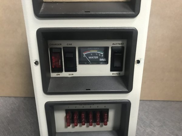 Plug In Systems PMS6 Fuseboard with Integrated Charger - Image 4