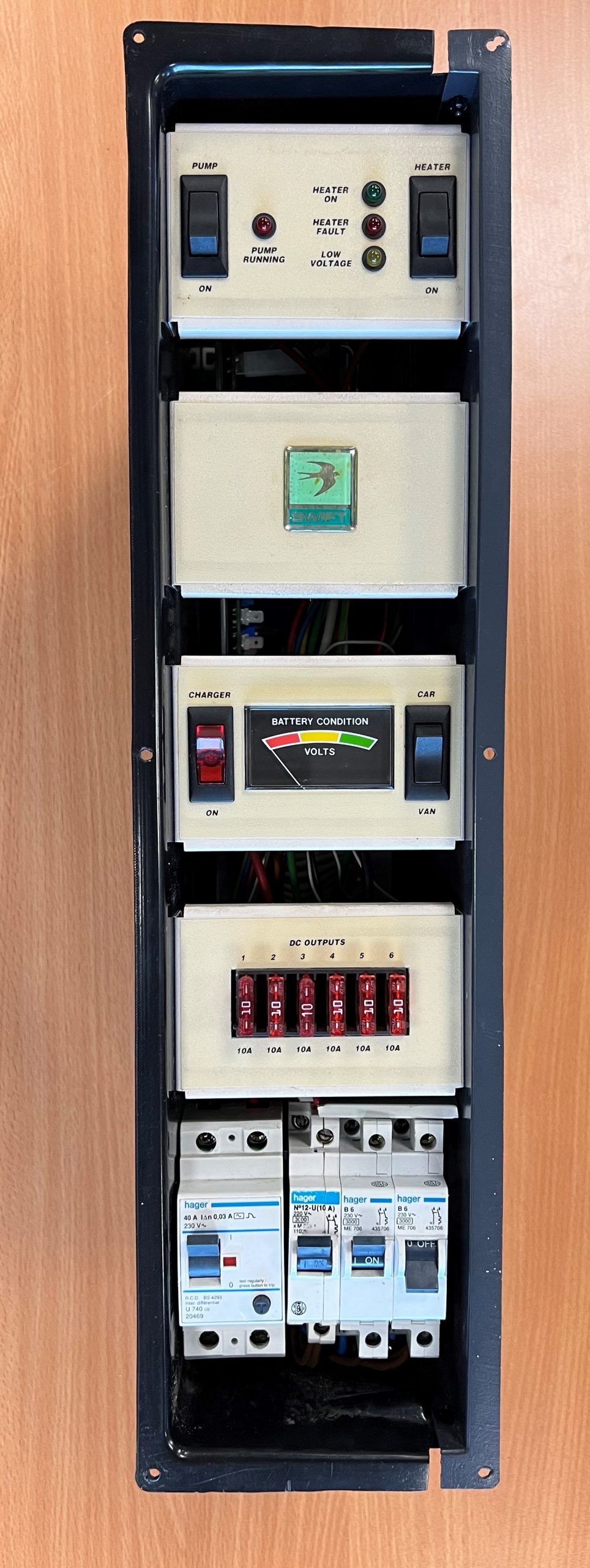 Plug In Systems PMS7 Fuseboard with Integrated Charger