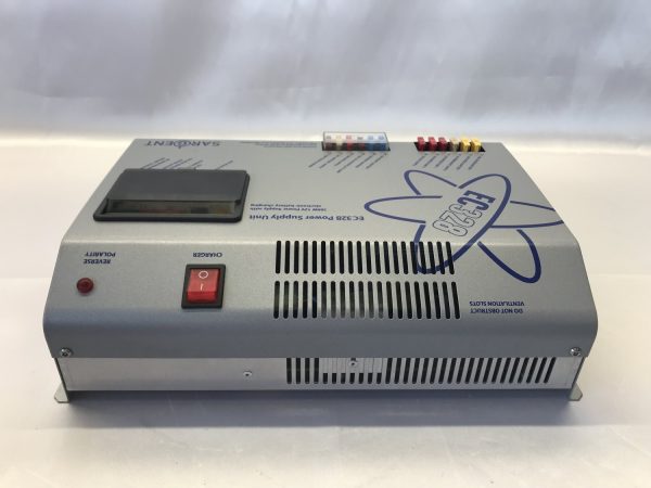 Sargent EC328 Fuseboard with Integrated Charger - Image 4