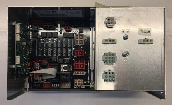 Sargent EC400 Fuseboard with Integrated Charger - Image 4