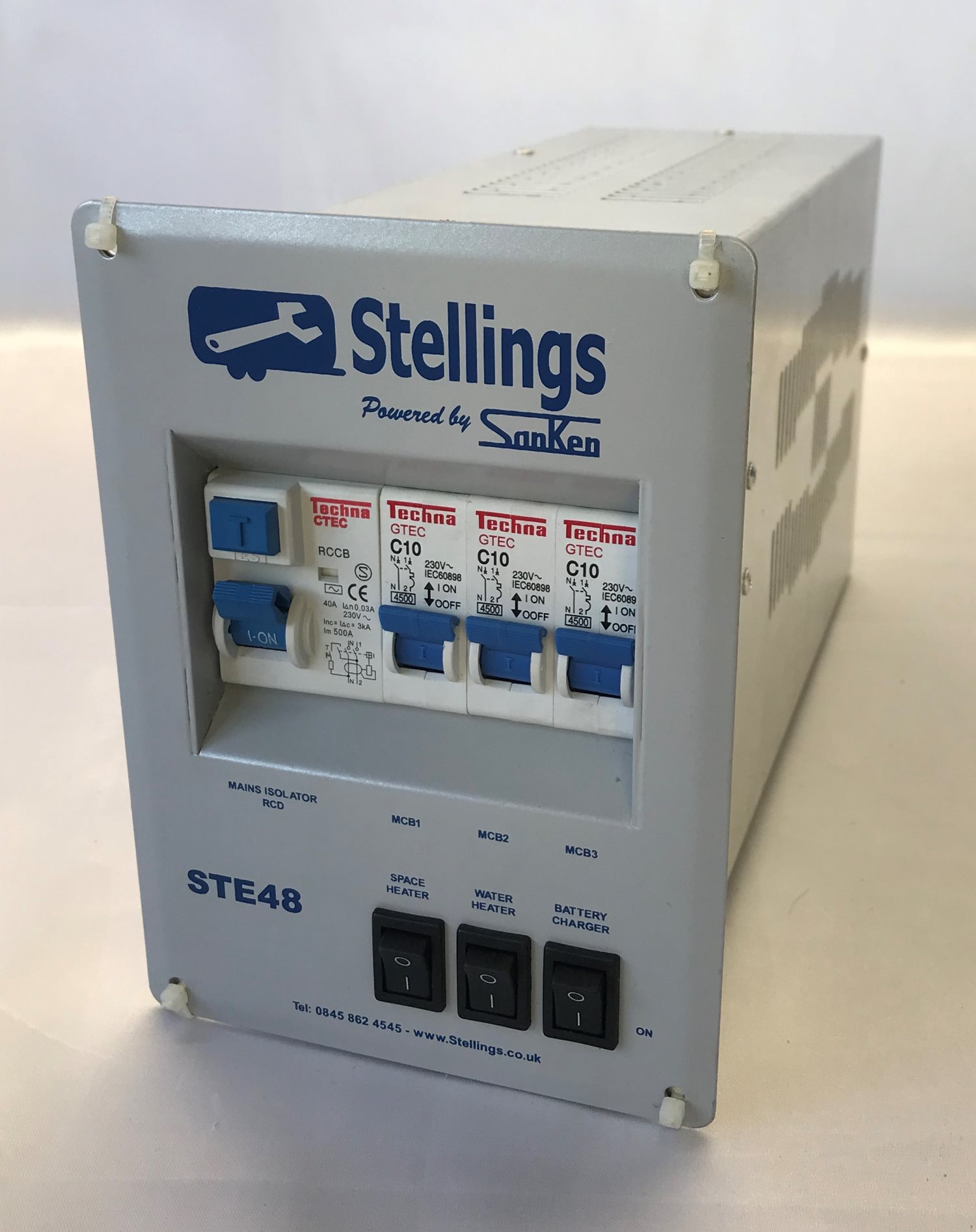 Stellings STE48 Fuseboard with Integrated Charger