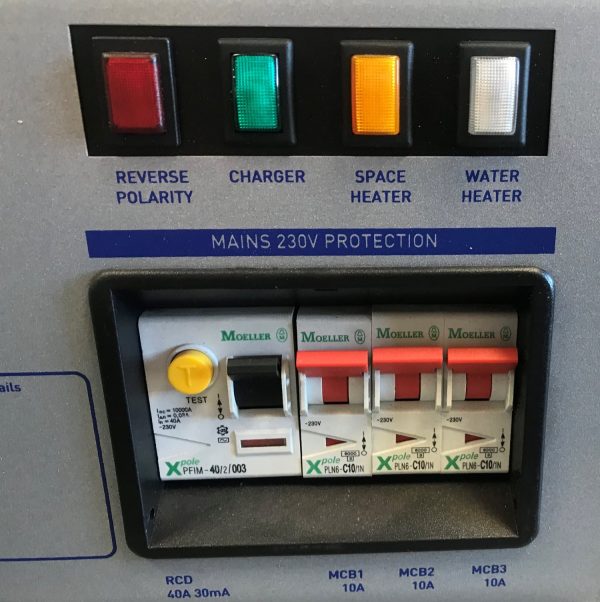 Sargent EC445 Fuseboard with Integrated Charger - Image 5