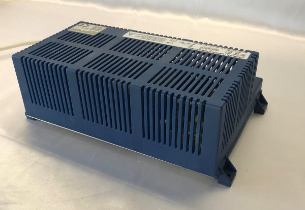 Schaudt/Lippert CSV409 Fuseboard with Integrated Charger - Image 3