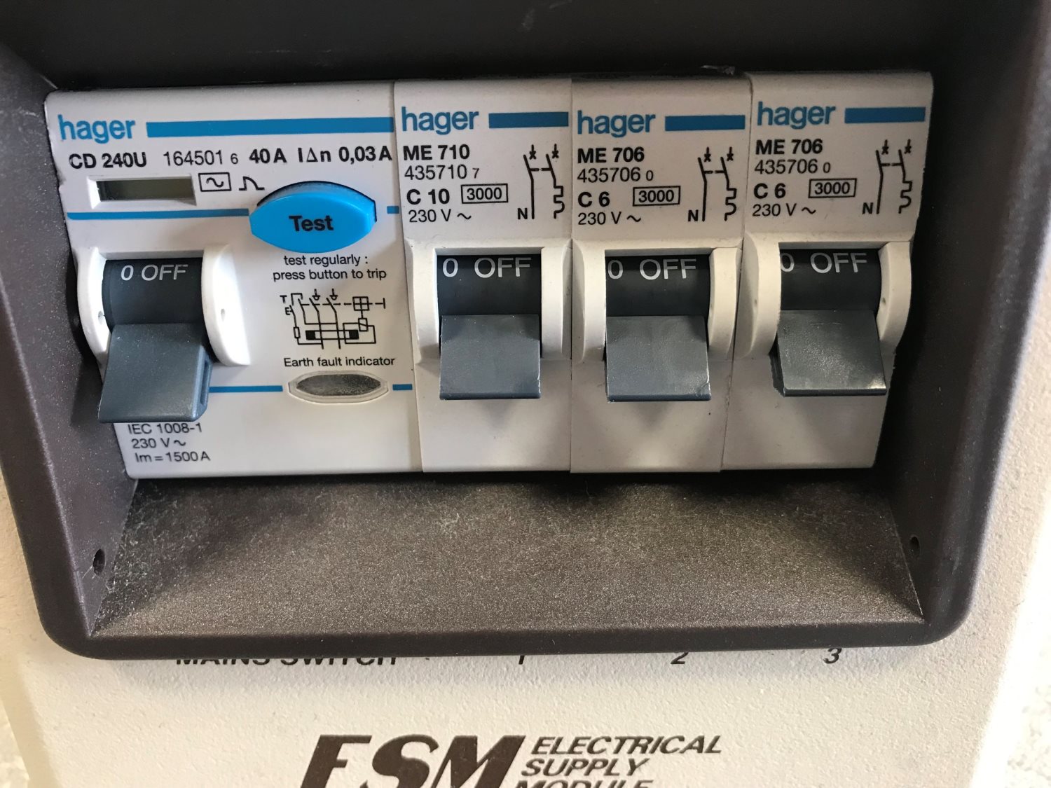 Plug In Systems ESM Battery Charger