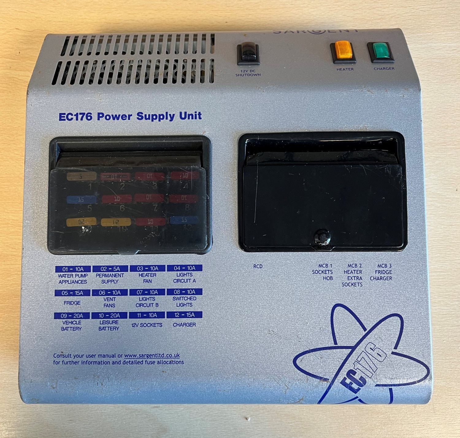 Sargent EC176 Fuseboard With Integrated Charger