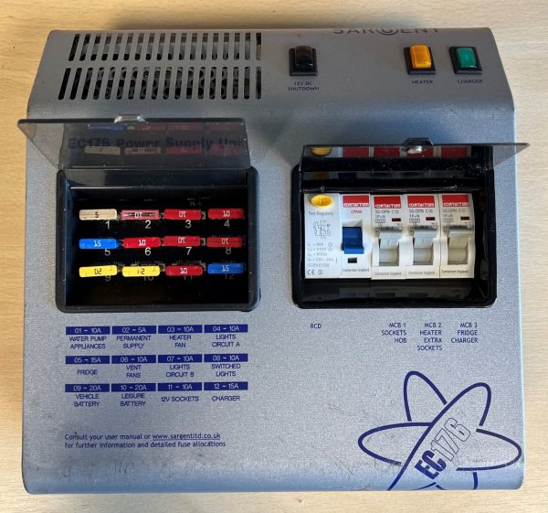 Sargent EC176 Fuseboard With Integrated Charger - Image 2