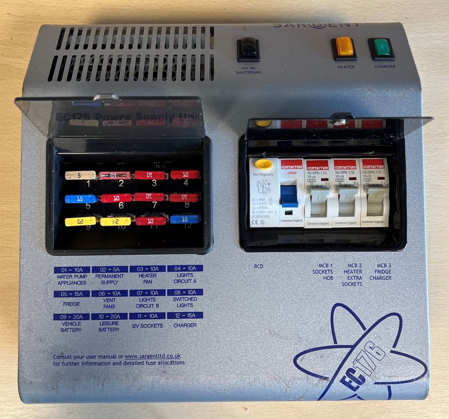 Sargent EC176 Fuseboard With Integrated Charger
